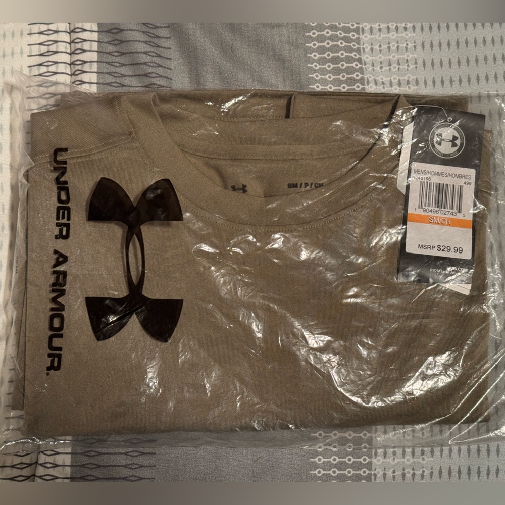 Under Armour Short Sleeve T-Shirt, Size Small